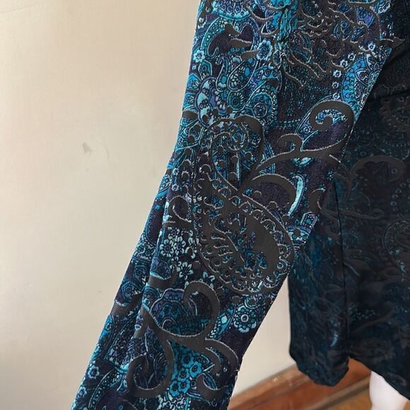 Karen Kane velour black turquoise long sleeve floral blouse Size S - Picture 4 of 8